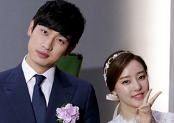 <여왕의 꽃> 윤박-고우리의 약혼식 '비하인드' 컷 大공개!