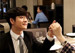 <여왕의 꽃> 강태오, 이성경에게 사랑 고백!