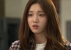 [여왕의 꽃 리뷰] 이성경, 강태오 고백에 결국 '손 잡았다'