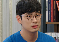 [여왕의 꽃 리뷰] "애쓰지 마요" 고우리, 마음 연 윤박에 감동의 눈물!