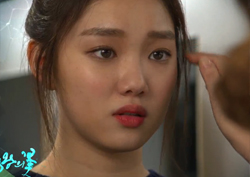 [여왕의 꽃 예고] 김성령, 친딸 이성경에 '본능적인 모정' 드러내나