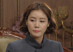 [여왕의 꽃 리뷰] "혼인신고 1년 미뤄" 장용 요구에 김성령, '혼전계약서' 사인