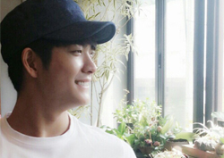 <여왕의 꽃> 순정남 강태오, 훈훈한 일상 셀카 大공개!