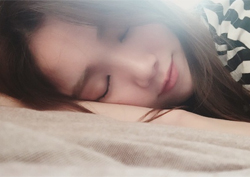 <여왕의 꽃> 이성경, '잠자는 숲속의 공주' 같아~