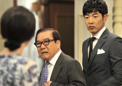 <여왕의 꽃> 장용, 김미숙 악녀 이면에 충격! "당신이 사람이야?"