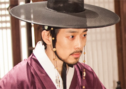 "왕족이 귀족에게 무릎을?" <화정> 김재원, 조성하에 '왕좌 구걸' 