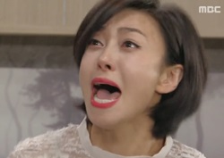 [여왕의 꽃 리뷰] "복수 때문이야?" 장영남, 이성경-윤박 교제 사실에 분노!