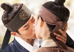 <화정> 서강준-이연희, 전쟁터에서의 '애절한 첫 키스'