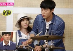 [우리 결혼했어요 리뷰] 오민석, 드럼 강습 중 물 흐르듯 첫 스킨십 성공?! 