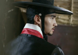 <밤을 걷는 선비> '음란서생이 세손?' 이준기, 심창민 정체 알았다