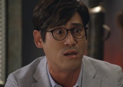 [여왕의 꽃 리뷰] "다 네 죄, 네 딸 책임져!" 이형철, 찌질함과 뻔뻔함의 극치