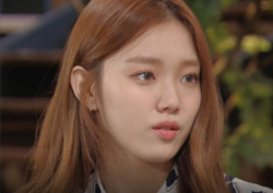 [여왕의 꽃 리뷰] 이성경, 애틋한 모녀 데이트 후 윤박과의 ‘결혼 포기’