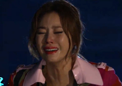 <여왕의 꽃> 퍼즐 맞추기 시작! 김성령, 물속 걸어가며 '오열'