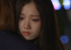 [여왕의 꽃 리뷰] 이성경, 김성령에 "한 번만 안아보자" 애틋 포옹