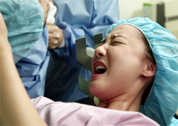 마지막 회 특별 공개! <여왕의 꽃> 고우리, '분만실 속 남편은 누구?'