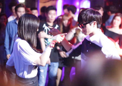 <우결> 육성재♥조이, 아이돌 부부의 '클럽파티' 도전기?