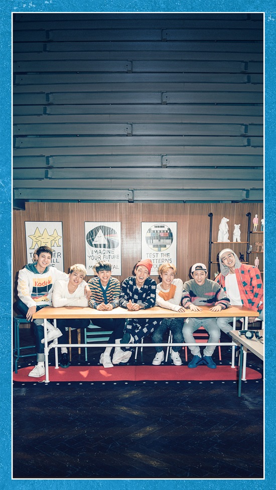 아이콘이 1일 데뷔 앨범 '웰컴 백'의 음원을 공개했다. 아이콘은 '리듬 타'와 '에어플레인'을 더블 타이틀곡으로 내세웠다. /YG엔터테인먼트