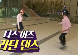 [마이 리틀 텔레비전 리뷰] 모르모트 PD, 초아와 '가상 연애에 댄스까지?'