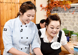 <마이 리틀 텔레비전> 이혜정, ‘오늘은 미모의 친딸과 함께!’