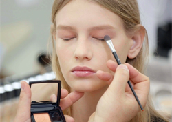 <천개의 얼굴, 화장> 2부, 뷰티 트렌드의 전설 '바비 브라운 여사' 출연