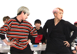 <주간아이돌> 슈퍼주니어+방탄소년단, '선후배니까 위아래 댄스로~'