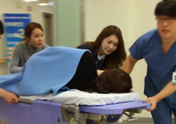 <최고의 연인> "잘못되면 어쩌지?" 강민경, 쓰러진 하희라에 '초조'