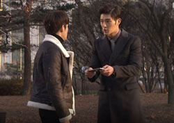 [최고의 연인 리뷰] ‘피습 위기’ 곽희성, 강태오 도움받고 ‘통성명’