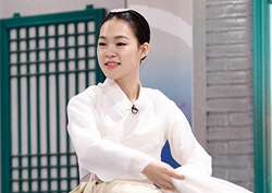 <마이 리틀 텔레비전> 한예리, 한복 입고 '하늘하늘 전통춤 자태'