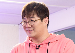 <마이리틀텔레비전> 윤후 등장, 아빠 윤민수 위해 수준급 노래 실력 공개!