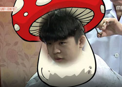  MC그리, 50년 내공의 이발로 ‘버섯머리 변신’