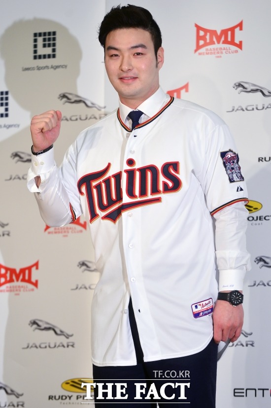 박병호 '만루홈런!' 박병호가 메이저리그 시범 경기 첫 홈런을 '만루포'로 장식했다. /더팩트 DB