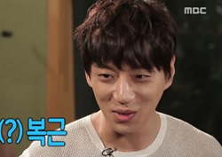 [섹션TV 연예통신 리뷰] 중국을 감동 시킨 황치열, "내 몸은 노예(?) 근육" 복근 공개!