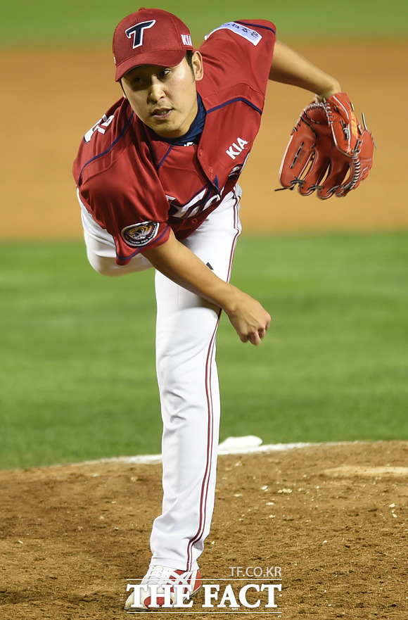 '승리투수 윤석민!' KIA 타이거즈가 5일 열린 2016 타이어뱅크 KBO리그 LG와 홈 경기에서 4-1로 이겼다. / 더팩트 DB