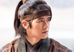 [인터뷰] <옥중화> "난 평범하게 생겼다" 고수, 진솔한 그 남자의 '출격 준비'