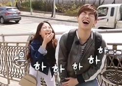 [우리 결혼했어요 리뷰] 에릭남-솔라, 필 충만 벚꽃 데이트... 웃음 가득 코믹화보 