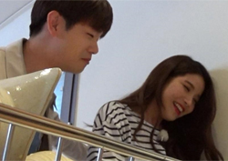 <우리 결혼했어요> '심멎주의!' 에릭남♥솔라, 불타는 부엌 스킨십 현장!