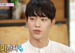 [섹션TV 연예통신 리뷰] 서강준은 셀카 장인? "셀카 딜레마에 빠졌다" 