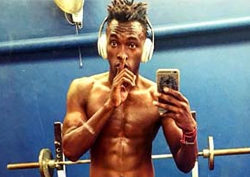  [리우올림픽] '침대축구' 엘리스, SNS 사진 논란 '쉿!'