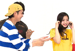 이 분위기는 뭐죠?  희철-다현, '친해지길 바라~'