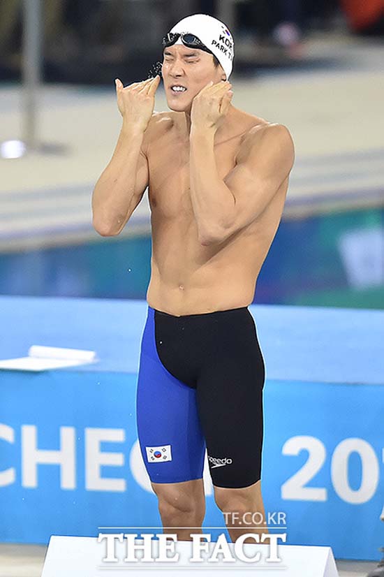 '위기의' 한국 수영. 한국 수영이 여러 가지 문제로 구설에 오르며 위기를 맞이하고 있다. 2014 인천 아시아경기대회에 나선 박태환(사진은 기사 내용과 무관) /더팩트 DB