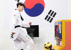 <마이 리틀 텔레비전> 훈훈한 외모의 이대훈, 발차기 강도 측정해봤더니… 역시 국가대표!
