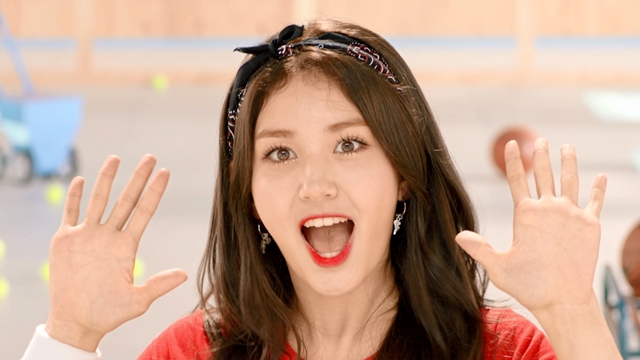 아이오아이 전소미. 전소미는 박진영과 함께 녹음을 해 떨리고 설렜다고 말했다. /YMC엔터테인먼트 제공