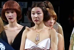 <나 혼자 산다> 모델 한혜진, 런웨이 물들인 '압도적 모델 포스'