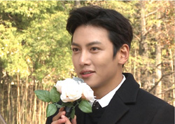 <우리 결혼했어요> 지창욱이 떴다! 최태준-윤보미 결혼식 '특급 하객' 깜짝 등장! '꽃을 든 창욱' 대활약 예고!