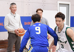 <마이 리틀 텔레비전> 허재, 4:3 농구 대결 끝에 탈주?