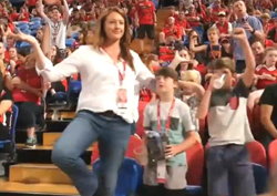 멈춰라! ‘마네킹 챌린지‘