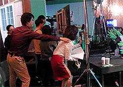 [단독 비하인드] <마이 리틀 텔레비전> 팬 감사제에는 채팅대신 '이게' 있다?