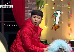 [무한도전 리뷰] ‘노숙자 된 백곰’ 릴레이 선물 포장 미션 실패!