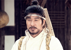 김상중, 시청자 잡으러 온 난세의 구원자…'스틸컷 공개' <역적:백성을 훔친 도적> 