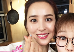 [스타팅] 누구보다 행복한 연말을 보낼 것 같은 배우 ‘한혜진’ <섹션TV>  